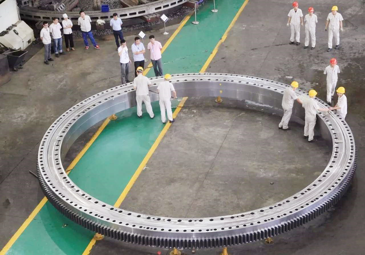 Extra large slewing bearings for Maritime cranes